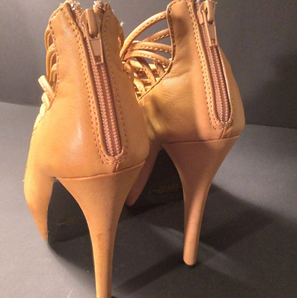 Tan string heels - Picture 5 of 5